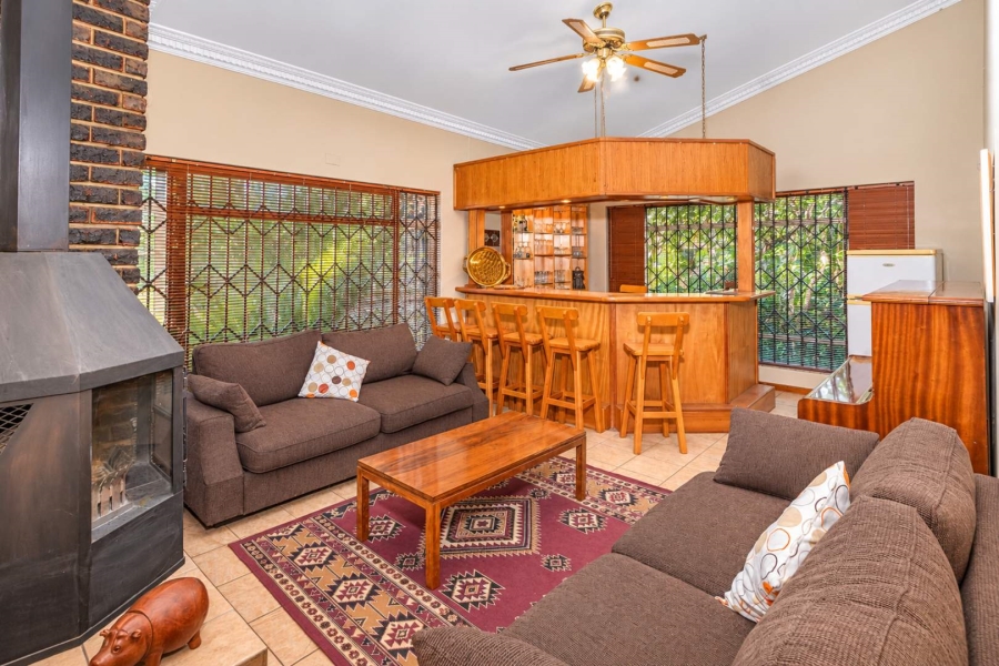 5 Bedroom Property for Sale in Schoemansville North West